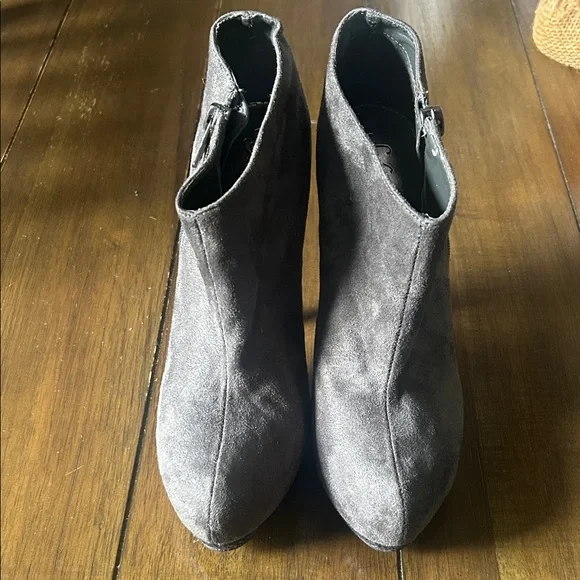 Sofia Vergara Womens Boots Gray Flame Stiletto Booties Size 6 - Picture 3 of 8